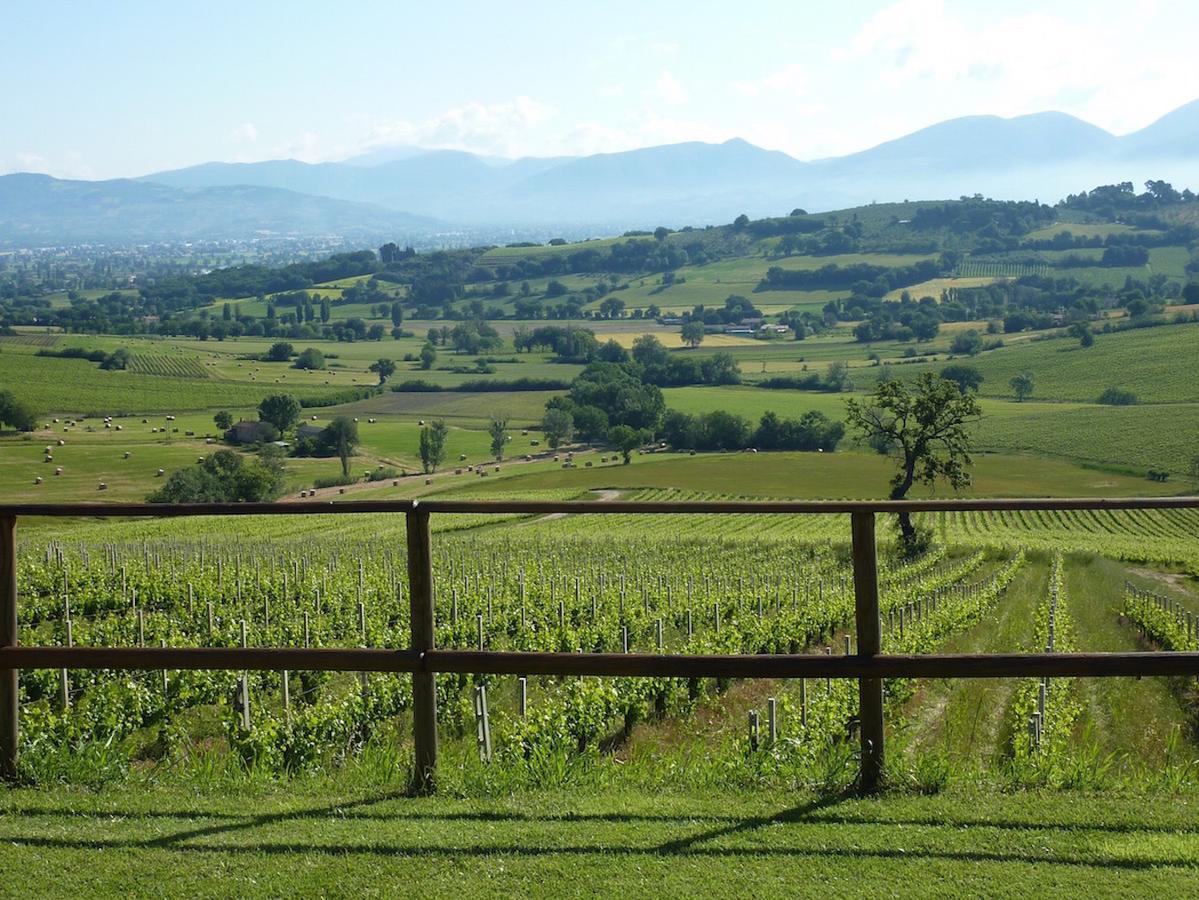 Genius Loci Country Inn Bevagna Exterior foto